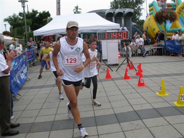 ../Images/BenefizlaufMerseburg2010 (31).jpg